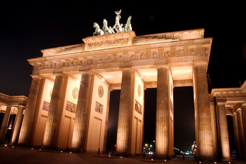 Brandenburger Tor in Berlin bei Nacht