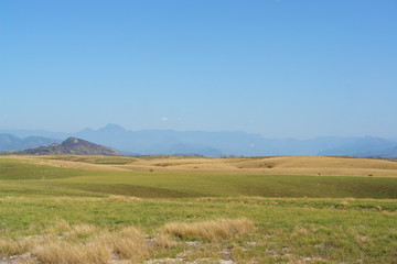 Fototapeta na wymiar africaine sawanny, horyzont góry