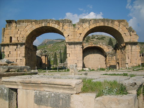 La nécropole d'Hiérapolis en Turquie