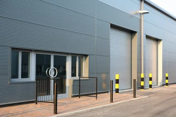 Stickers pour porte Bâtiment industriel Détail de la nouvelle unité industrielle/entrepôt avec revêtement en acier