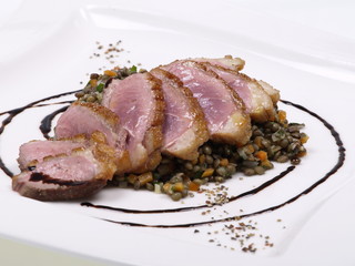 entenbrust an linsensalat