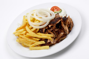 Gyrosteller mit Pommes