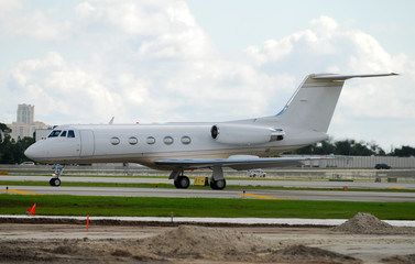 Fototapeta na wymiar Nowoczesne jet executive charter