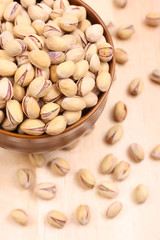 bowl full of pistachio close-ups