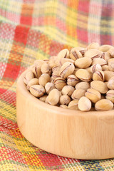 bowl full of pistachio close-ups