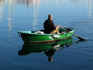 HOMBRE REMANDO