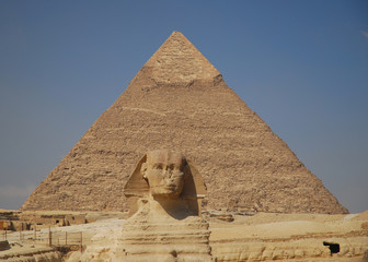Sphinx and Pyramid of pharaoh Chephren