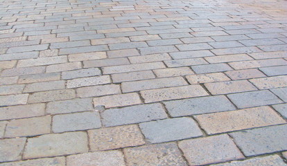 Dalles sur une route, Milan Italie