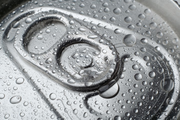 close-up: top of can with drops of water