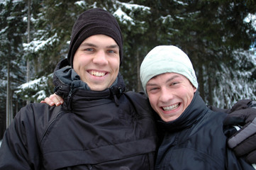 2 grinsende Schneemänner
