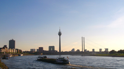 Blick zum Medienhafen