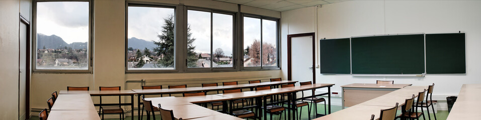 Salle de classe dans un lycée français. - obrazy, fototapety, plakaty