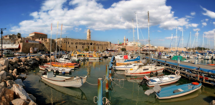 Ako. Panorama.