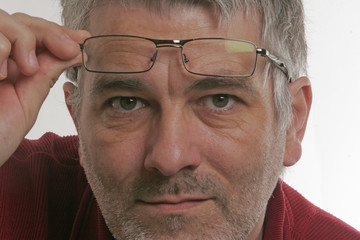 Mann mit Brille