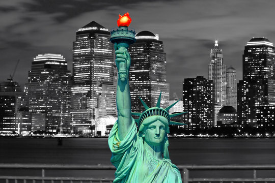 Fototapeta Statue of Liberty and New York City skyline