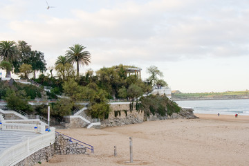 playa turística, jardines de Piquío, Santander, Spain