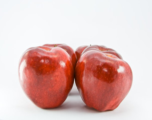 red apples