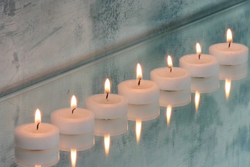 Kerzen mit Spiegelung
