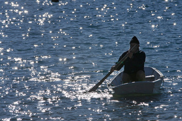 MARINERO A CONTRALUZ