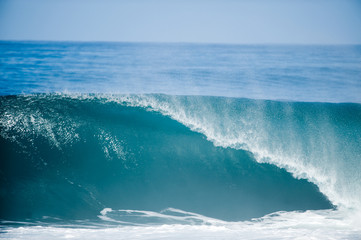 perfect wave at backdoor