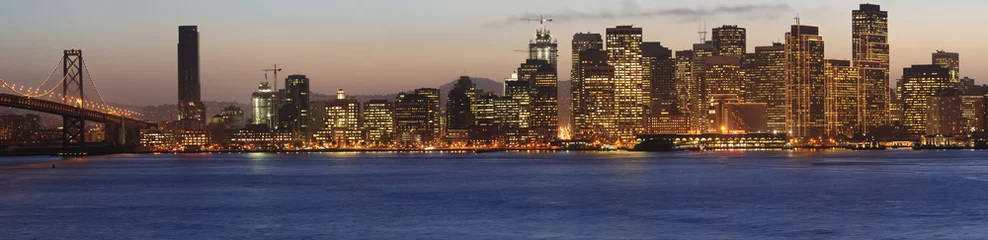 Foto op Plexiglas Golden sunset sky behind Bay Bridge and San Francisco © Stas