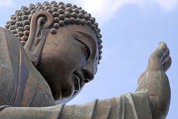buddha bronze statue