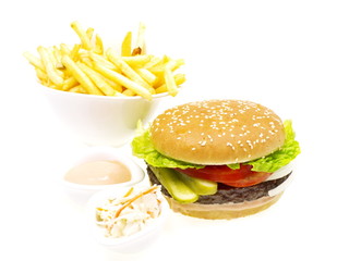 hamburger mit pommes frites