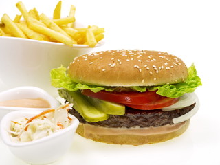 hamburger mit pommes frites