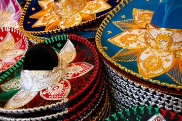 Küchenrückwand glas motiv Stapel mexikanischer Hüte © John Kroetch