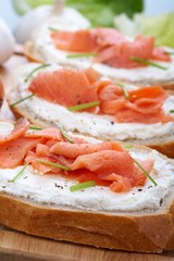 Smoked salmon with cream cheese