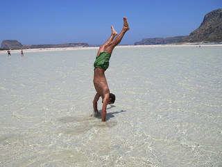 Acrobatics in Balos beach in Greece ! 