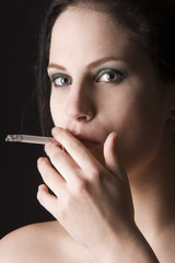 Obraz premium smoking girl