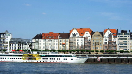 Architektur am Düsseldorfer Rheinufer