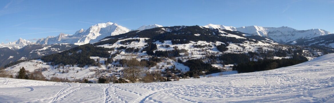panorama mont blanc et mont joly vu de combloux
