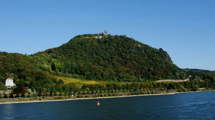 Siebengebirge bei Königswinter mit Drachenfels