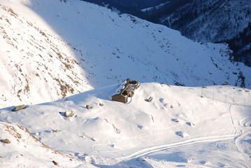 Fototapeta na wymiar Ruiny w śniegu