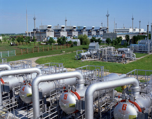 Gas industry, gas injection and storage 