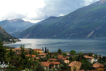 Fototapeta na wymiar Jezioro Garda