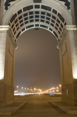 Fototapeta na wymiar monument triumphal arch in Moscow city.