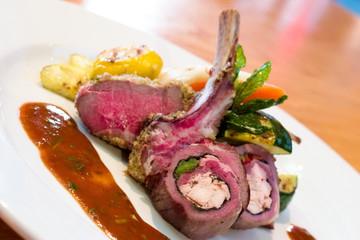 Crusted lamb chops stuffed with chicken 