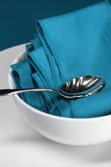 Fototapeta premium A close up of a modern table setting in blue