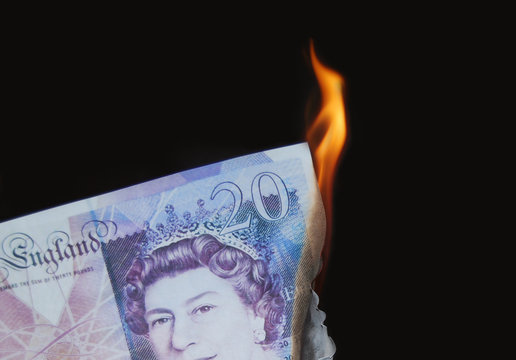 £20 burning, concept, wealthy, money to burn, wasting money.