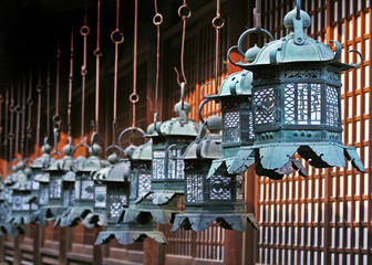 Naklejka premium Row of Lanterns in Japan