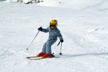enfant skiant