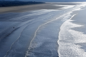 Obraz premium The waves at saunton sands devon england uk.