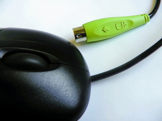 Serial mouse plug in PS2 format