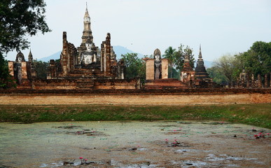 Obraz premium temple mahathat, ancienne citee de sukothai, thailande