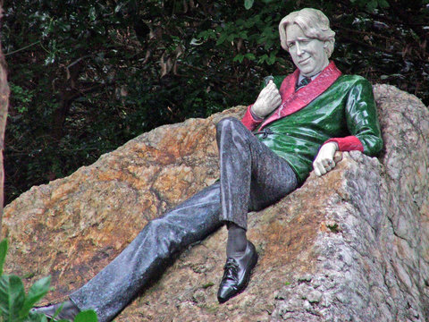 Escultura de Oscar Wilde en Dublin, Irlanda