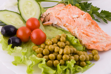 Stake from a trout with vegetables