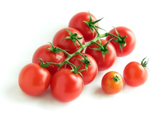 bunch of small red tomatoes
